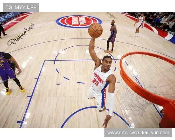 活塞第二节掀起三分雨进攻狂潮,单节8记三分奠定胜局 活塞第二节掀起三分雨进攻狂潮,单节8记三分奠定胜局